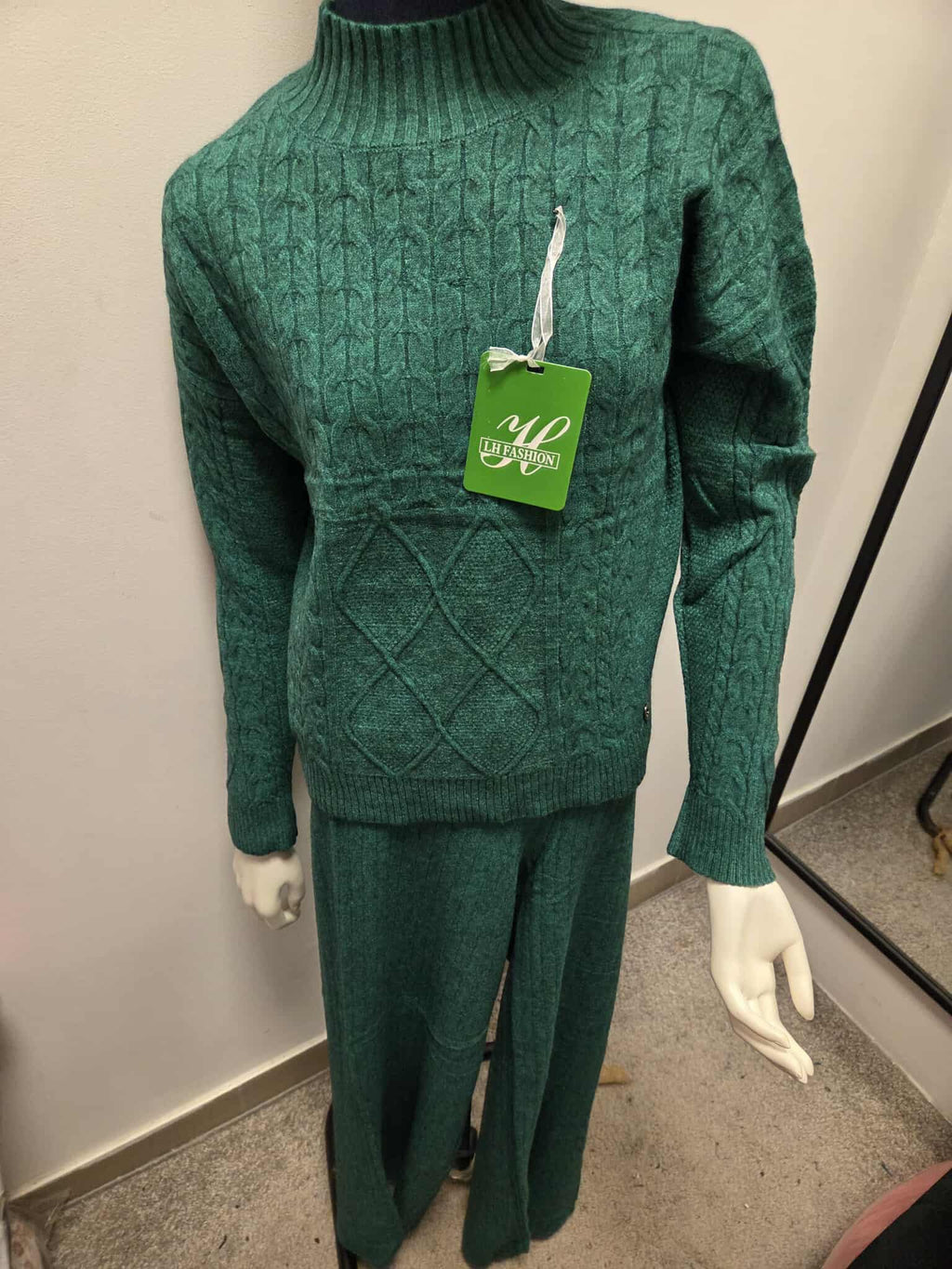 Damski komplet swetrowy z półgolfem: sweter + spodnie